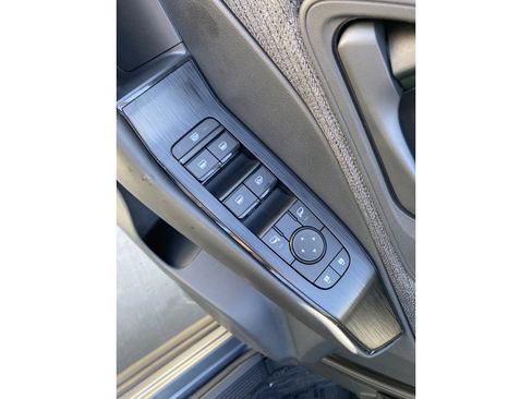 Used 2023 Nissan Rogue S image 24