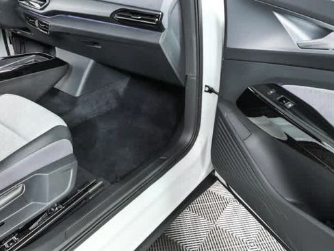 Certified 2025 Volkswagen ID.4 Pro RWD image 27