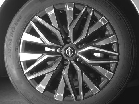 Used 2025 Nissan Altima 2.5 SV image 13