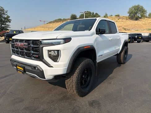 Used 2024 GMC Canyon AT4 w/ Canyon Safety Plus Package AWD/4WD image 6