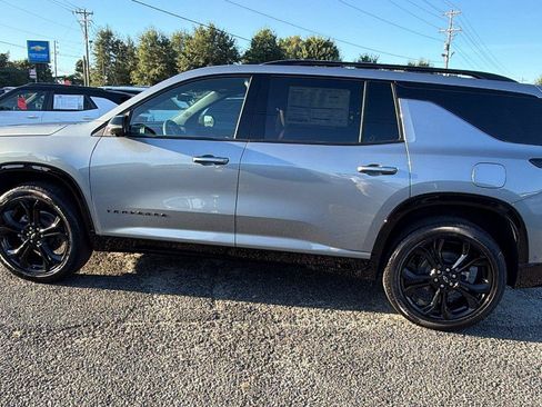 New 2027 Chevrolet Traverse RS FWD image 11