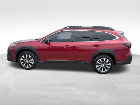 Certified 2025 Subaru Outback Limited AWD/4WD image 4