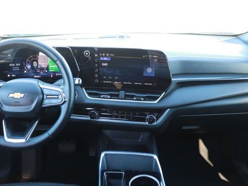 Used 2025 Chevrolet Equinox LT image 13