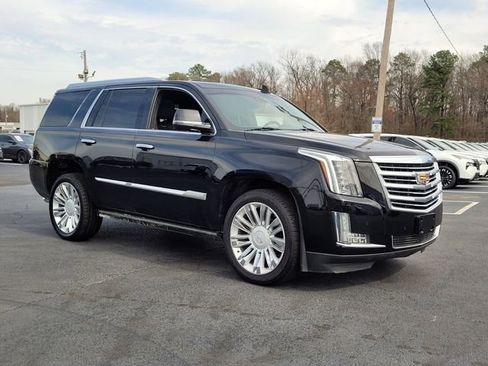 Used 2016 Cadillac Escalade Platinum RWD image 7