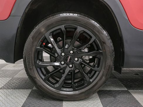 Used 2023 GMC Terrain SLE w/ Driver Convenience Package AWD/4WD image 17
