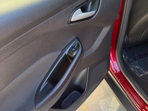 Used 2015 Ford Focus SE w/ Equipment Group 201A image 16