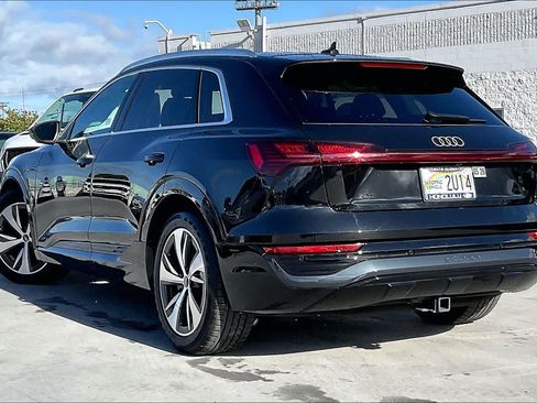 Used 2024 Audi Q8 e-tron Premium Plus w/ Premium Plus Package AWD/4WD image 4