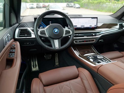 Used 2024 BMW X5 xDrive50e w/ M Sport Package AWD/4WD image 40