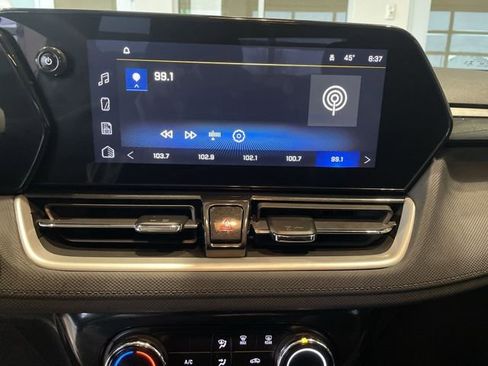 Used 2025 Chevrolet TrailBlazer LT FWD image 22