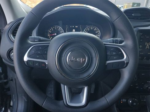 Used 2023 Jeep Renegade Latitude image 14