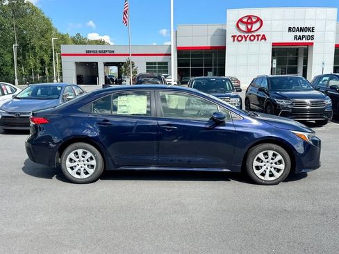 Used 2026 Toyota Corolla LE FWD image 8