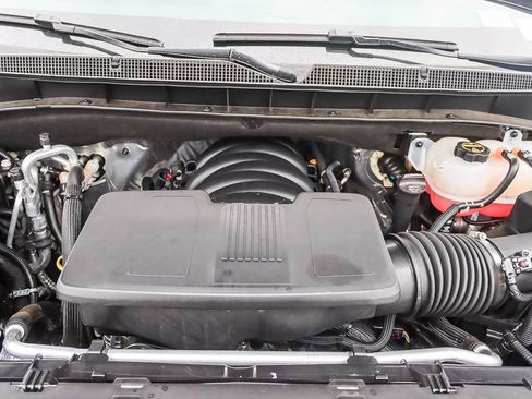 Used 2025 Chevrolet Suburban Premier image 26