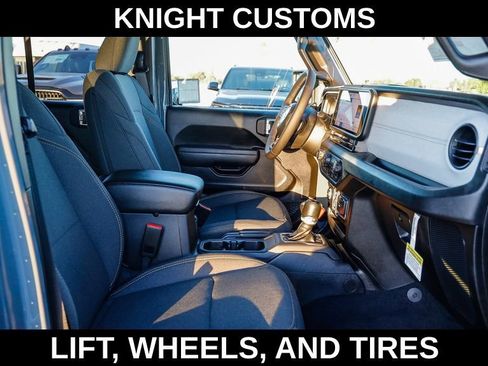 New 2025 Jeep Gladiator Sport image 18