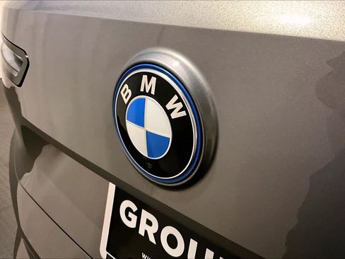 Used 2025 BMW iX xDrive50 w/ Premium Package AWD/4WD image 30