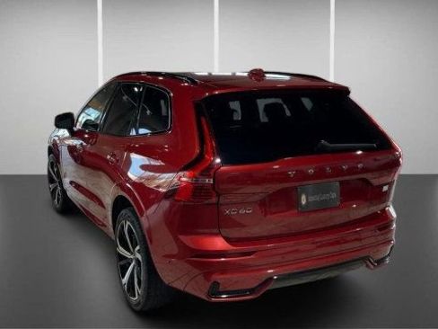 Used 2022 Volvo XC60 T8 R-Design w/ Advanced Package image 5