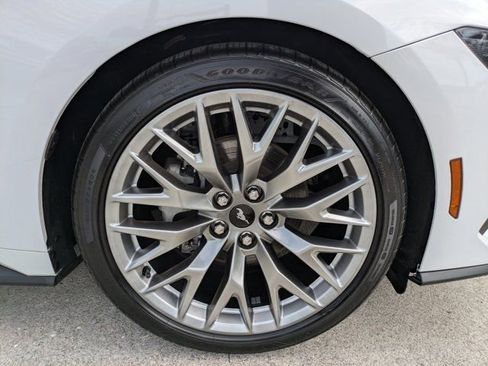 Used 2025 Ford Mustang Premium image 12