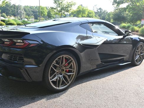 Used 2024 Chevrolet Corvette Z06 image 8