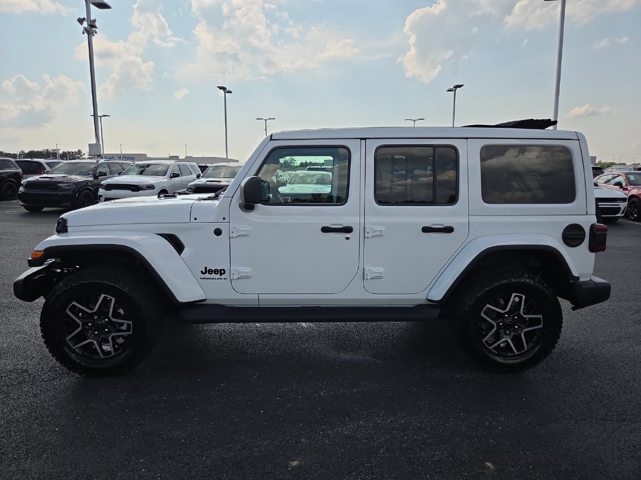 New 2027 Jeep Wrangler Unlimited Sahara AWD/4WD image 28