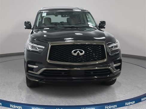 Certified 2023 INFINITI QX80 Premium Select w/ All-Season Package image 3
