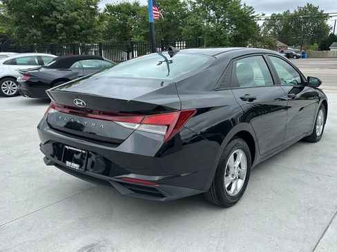 Used 2021 Hyundai Elantra SE w/ Cargo Package image 5
