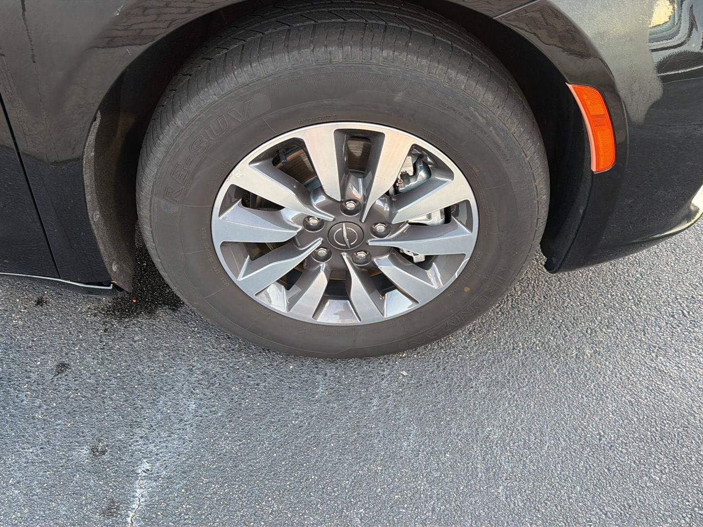 Used 2023 Chrysler Pacifica Touring-L FWD image 38