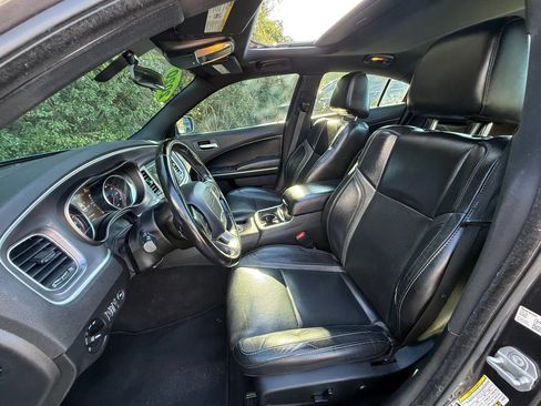Used 2020 Dodge Charger SXT w/ Leather Interior Group RWD image 31
