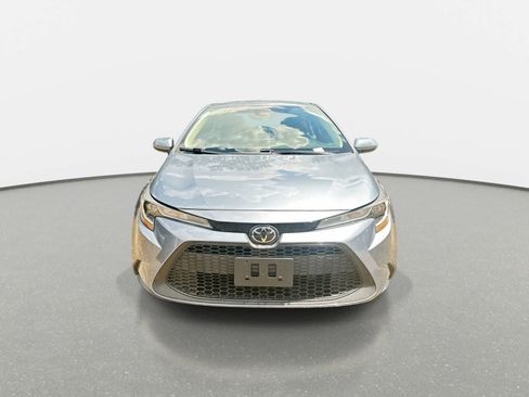 Used 2022 Toyota Corolla LE FWD image 3