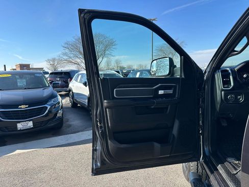 Used 2022 RAM 3500 Big Horn image 11