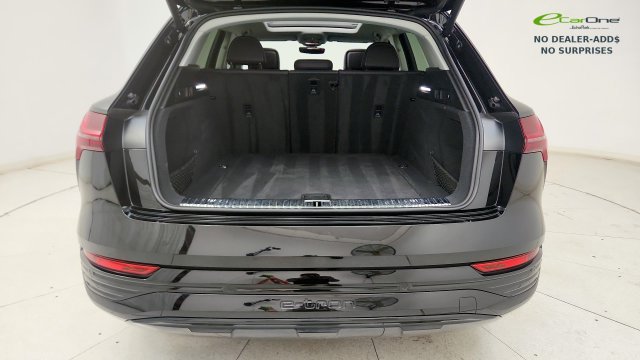 Used 2024 Audi Q8 e-tron Premium AWD/4WD image 30