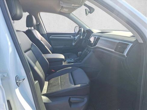 Used 2022 Volkswagen Atlas SE image 16