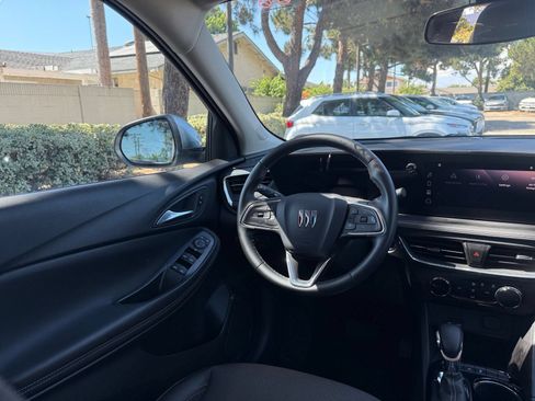 Used 2025 Buick Encore GX Preferred AWD/4WD image 26