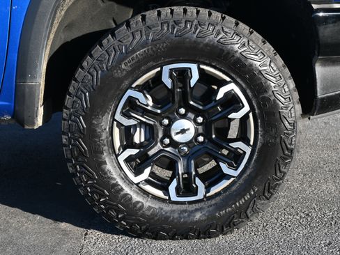 Used 2024 Chevrolet Silverado 1500 ZR2 w/ Technology Package image 12