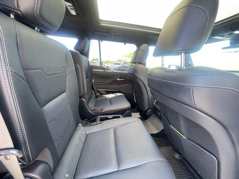 Used 2024 Lexus GX 550 w/ Accessory Package (2T) AWD/4WD image 15