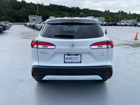 Certified 2025 Toyota Corolla Cross LE AWD/4WD image 11
