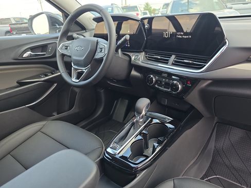 New 2026 Chevrolet Trax ACTIV FWD image 16