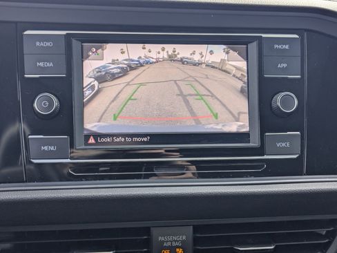 Used 2024 Volkswagen Jetta SE image 11