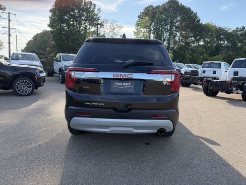 Used 2021 GMC Acadia SLE w/ Driver Convenience Package FWD image 5