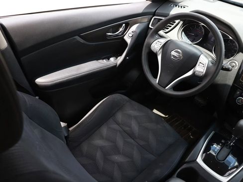 Used 2014 Nissan Rogue SV w/ SV Moonroof Package FWD image 21