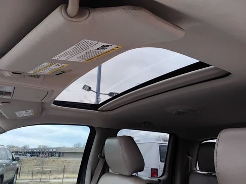 Used 2010 Ford F150 Lariat image 14