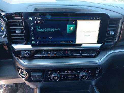 Used 2023 Chevrolet Silverado 1500 High Country w/ High Country Premium Package AWD/4WD image 12