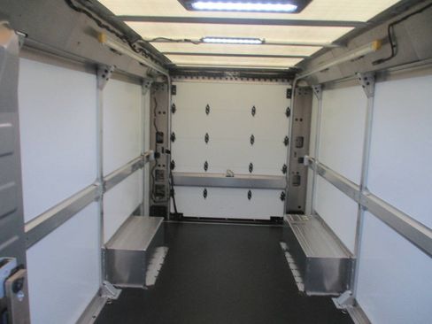 Used 2024 Chevrolet Brightdrop 600 w/ Commercial Equipment Package AWD/4WD image 43