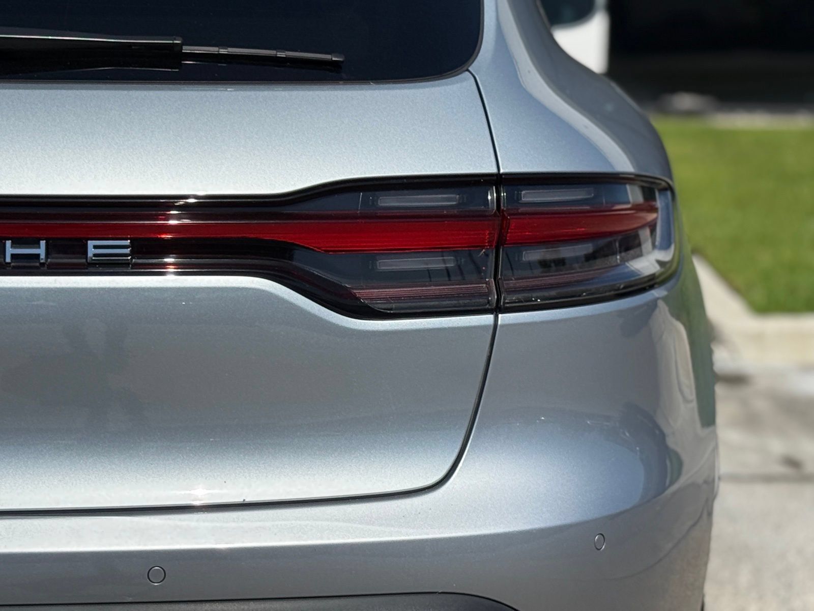 Used 2023 Porsche Macan S AWD/4WD image 14