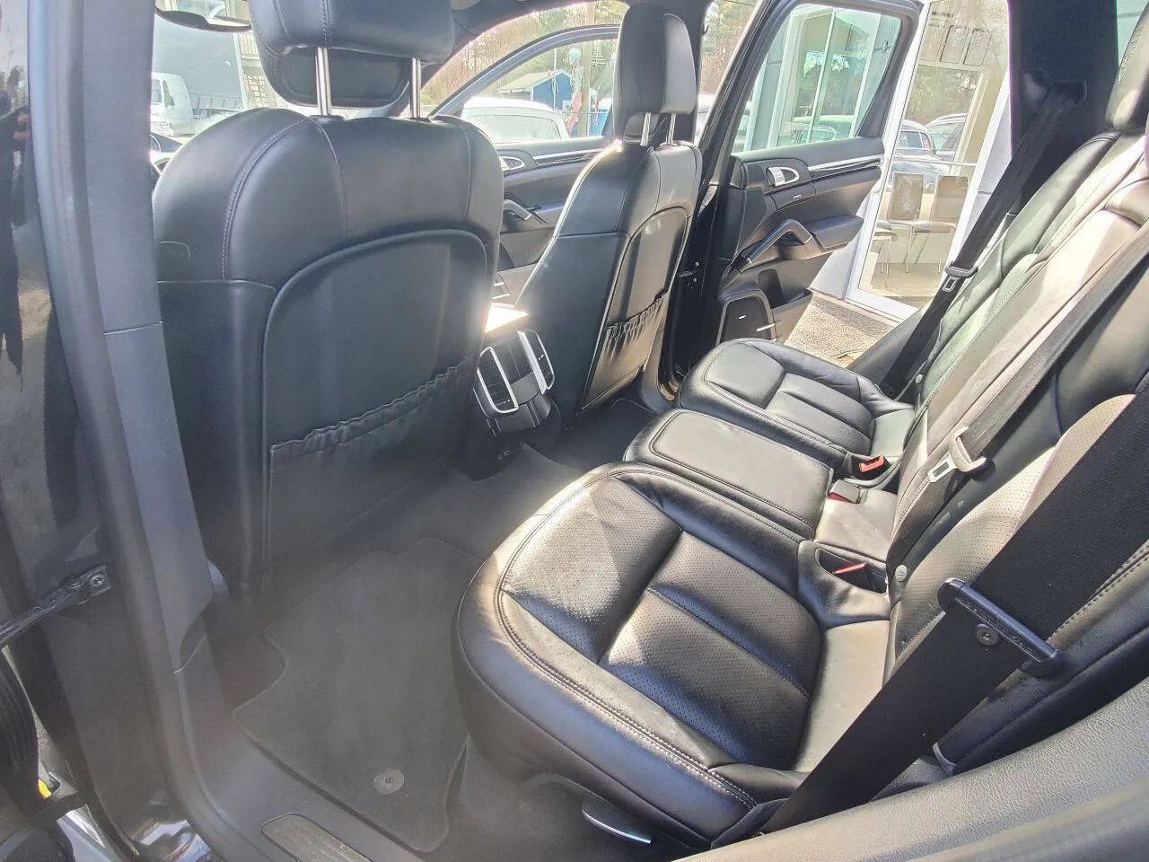 Used 2017 Porsche Cayenne Platinum Edition AWD/4WD image 15