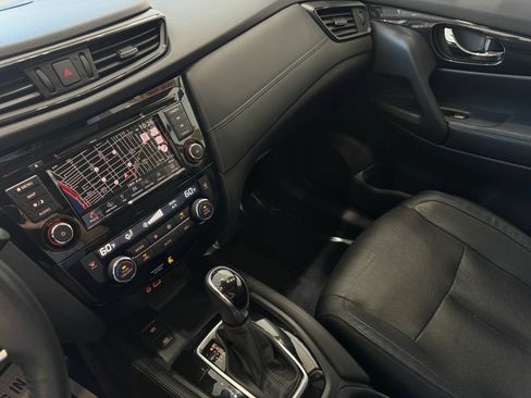 Used 2020 Nissan Rogue SL w/ Premium Package AWD/4WD image 18