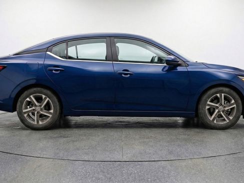 Used 2025 Nissan Sentra SV FWD image 11