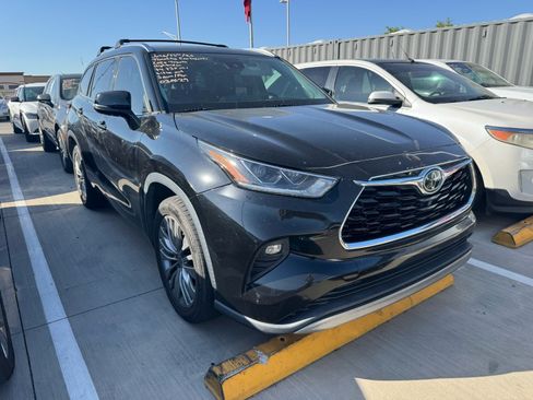 Used 2020 Toyota Highlander Platinum FWD image 5