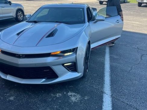 Used 2017 Chevrolet Camaro SS RWD image 1