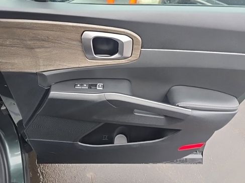 Certified 2023 Kia Sorento S image 32
