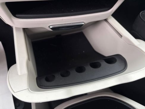 Used 2023 Chrysler Pacifica Touring-L FWD image 30