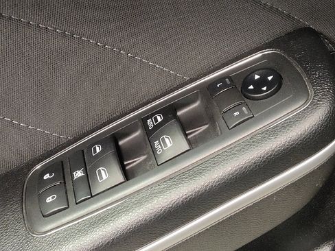 Used 2019 Dodge Charger SXT AWD/4WD image 27
